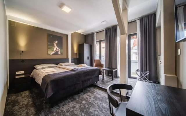 Rustica Rooms