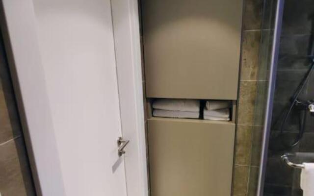 Leo Group BEST STUDIO 2326 Alliance Palace