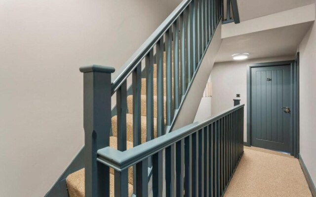 Stunning Very Large Studio in Coventry