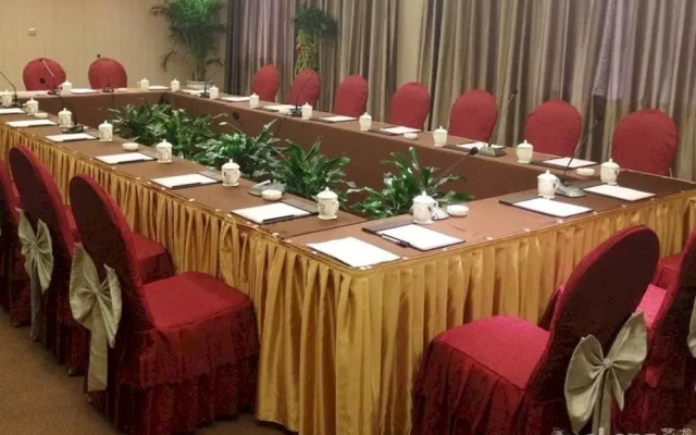 Yinchuan Juli Six Red Hotel