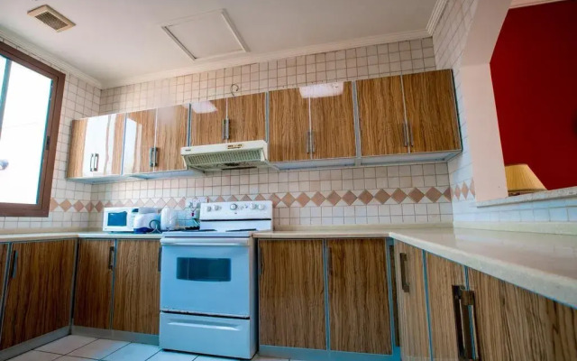 Lafontaine Rose Beach