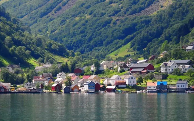 Visit Undredal