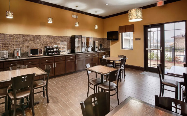 Red Roof Inn & Suites Sulphur Springs