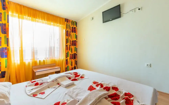 Family 2 Bedroom Apartment in Dafinka Guest House