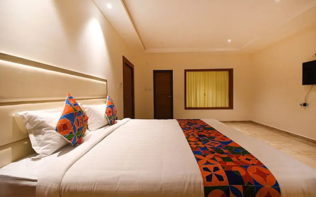 Fabhotel High Rise