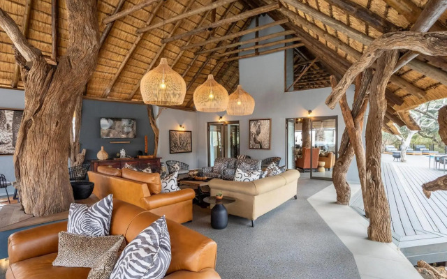 Tuningi Safari Lodge