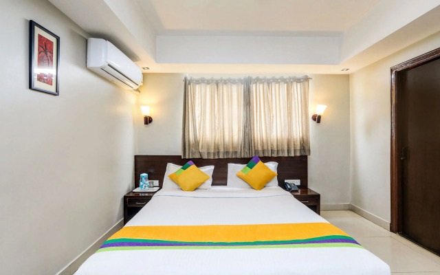 Itsy By Treebo - Greenwood Inn And Suites