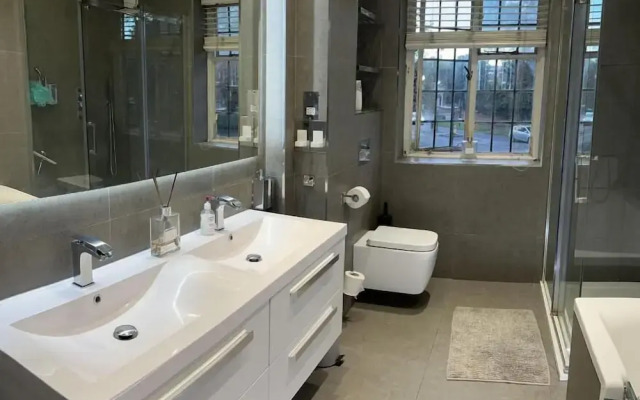 Thornton Lounge Sleeps 4 - City Centre