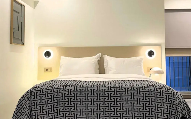 THE NIXON Suite and Apartments Hotel