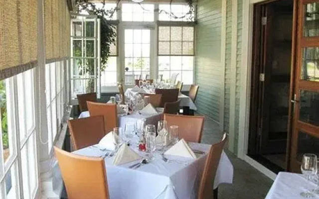 Maison Tait House