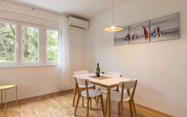 City Apartment near Å½njan Beach