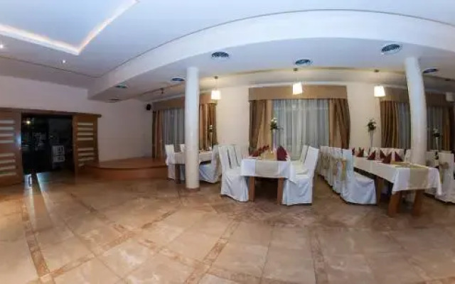 Hotel Marand