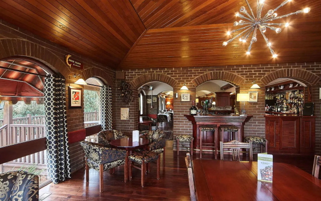 The Cedar Lodge Hotel and Restaurant