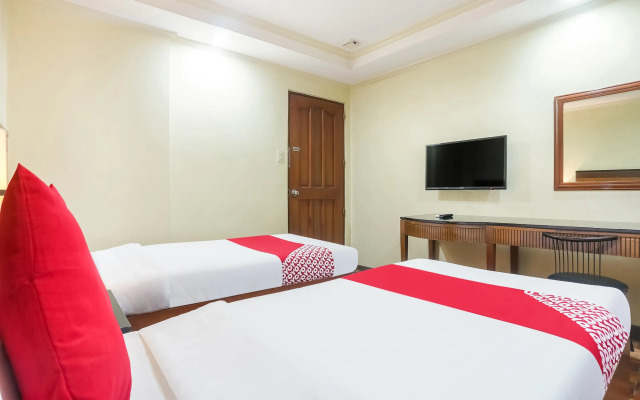 Royale Parc Inn & Suites