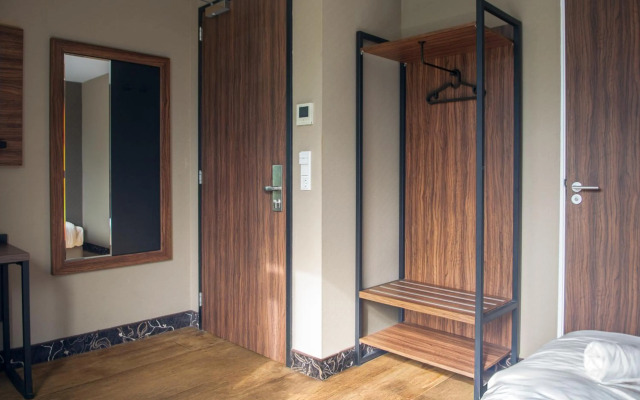 Amsterdam Lake Hotel