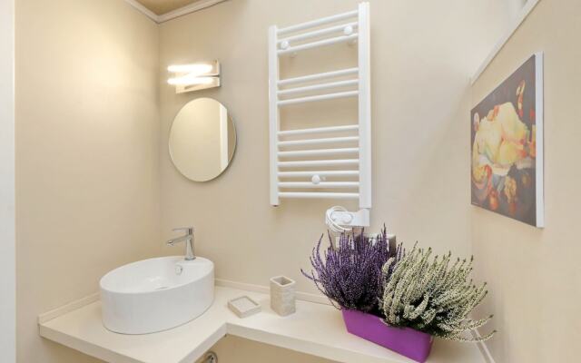 Restart Accommodations Little Colosseum