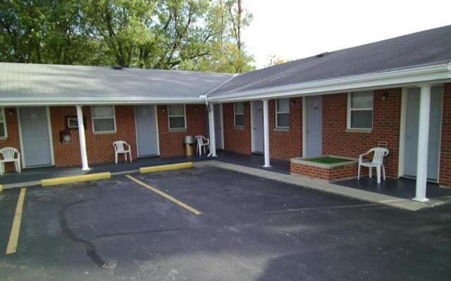 Hillsboro Inn & Suites