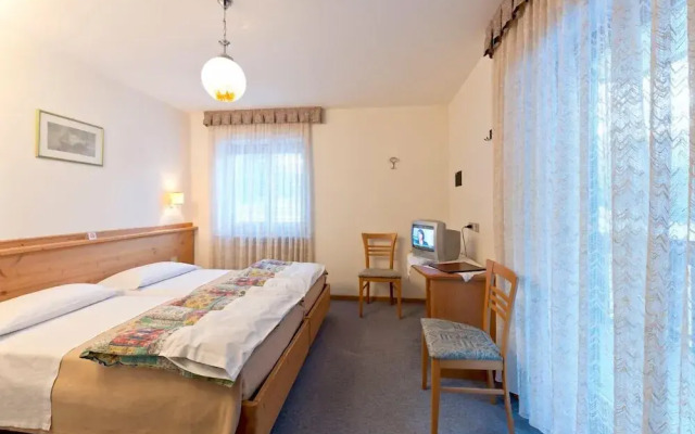 Hotel Cesa Edelweiss