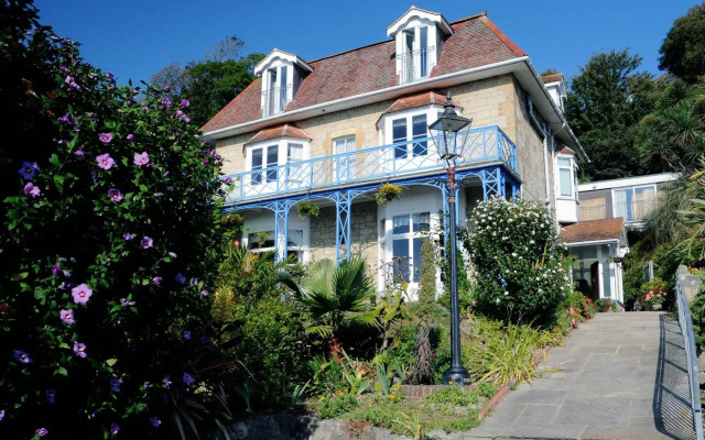 St Maur