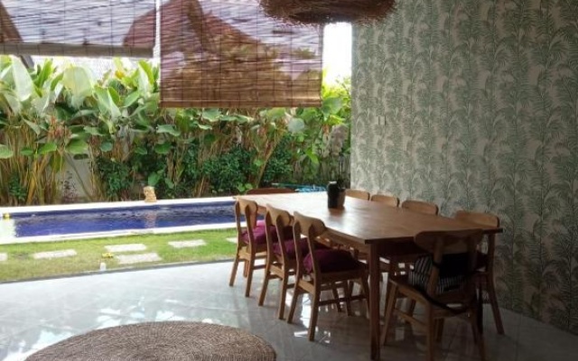Canggu Villa 3 bedrooms (with kids bedroom), swimming pool and garden – Outside – Tibubeneng