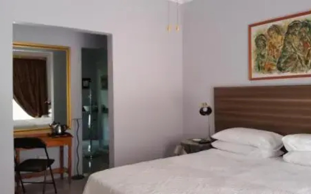 Little Acorn Guest House