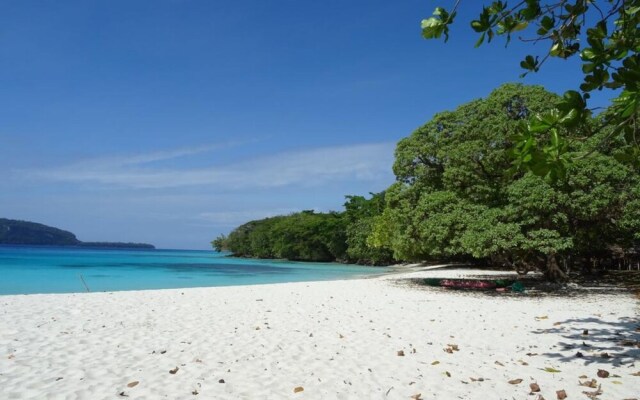 Lonnoc Beach Bungalow