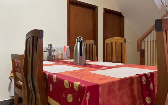 The Mugabi's Spacious Private Room