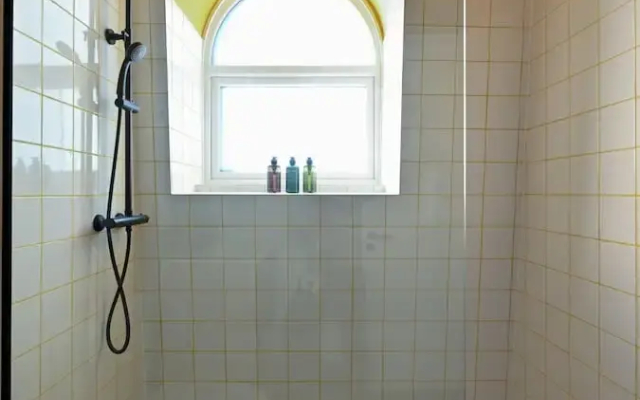 Spacious Ensuite Bedroom Close to Angel Shoreditch