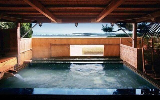 Kamogawa Universe Hotel