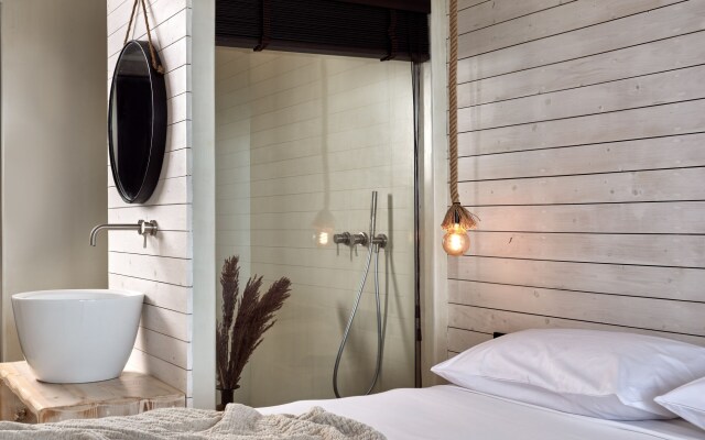 Gloria Maris Hotel Suites & Villas