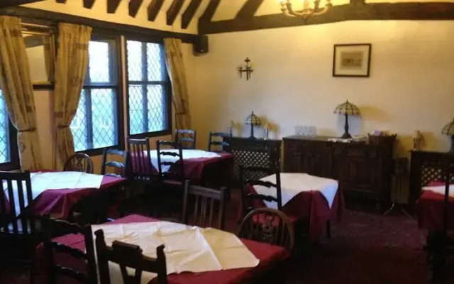 Tudor Rose Hotel
