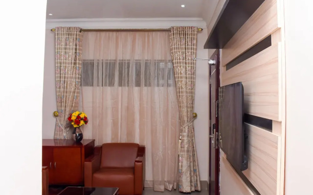 Golden Tulip Garden City Hotel - Rivotel
