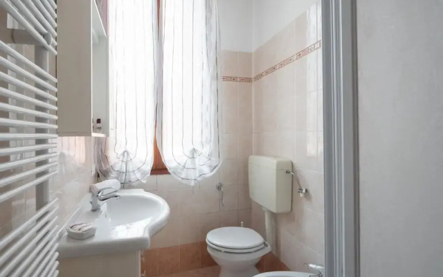Venice Grand Canal Style Apt 2 by Wonderful Italy