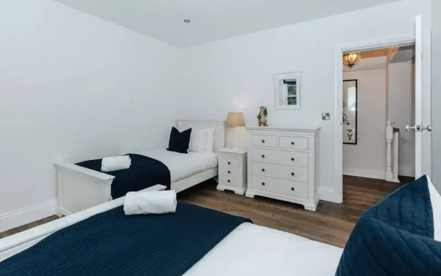 Woodvale Retreat - Sleeps 10