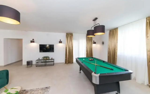 Scenic Elegant Trogir Villa With Pool