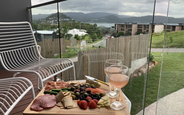 WHITSUNDAY Spacious & Comfortable, Moments from Picturesque Boardwalk