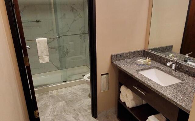 Ariel Broadway Hotel