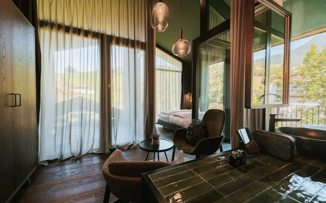 Floris Green Suites