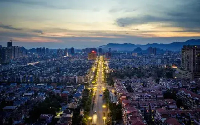 Yizhou Holiday Hotel