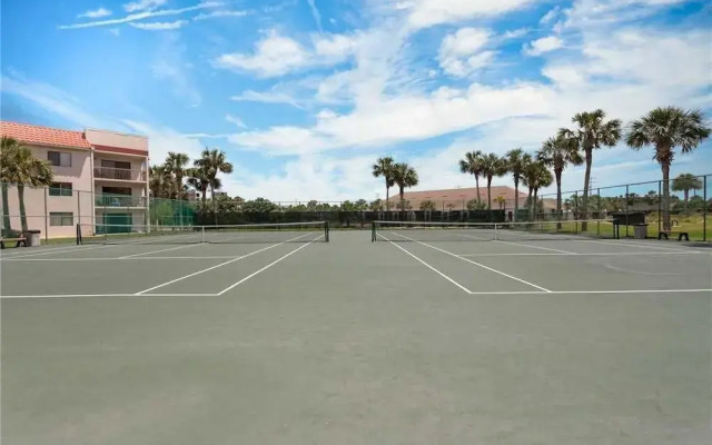 Ocean Village Club Q14