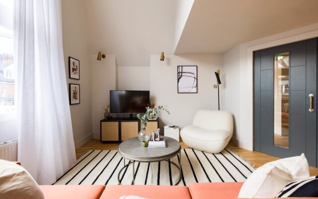 The West End Lane Wonder -Stunning & Bright 4BDR with Rooftop Terrace