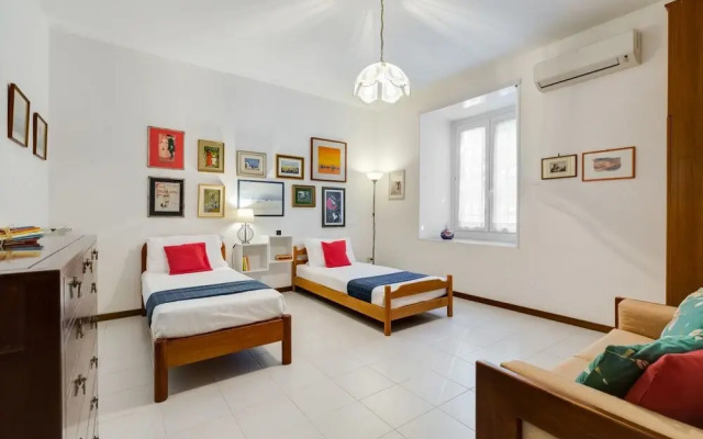 Nice and Bright 2 Beds Flat Near San Giovanni