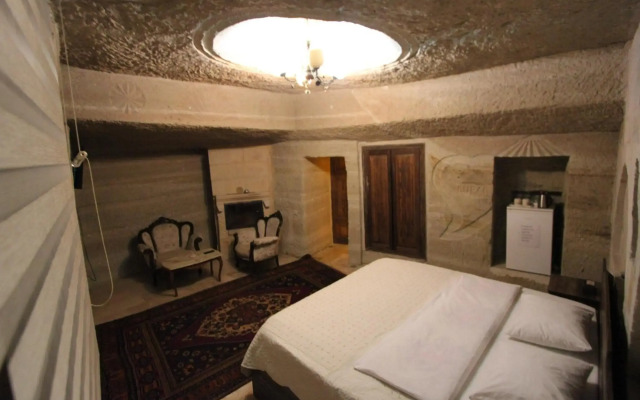 Family Cave Suites Hotel