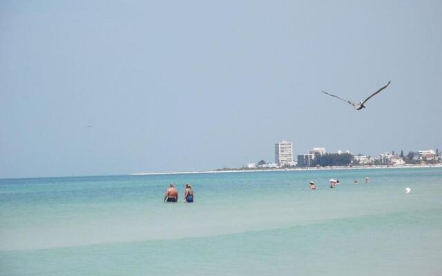 2BR/1BA Vacation Rental - Sienna Park