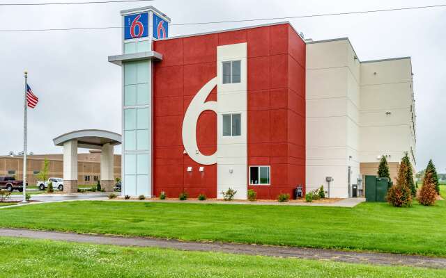 Motel 6 Mankato, MN