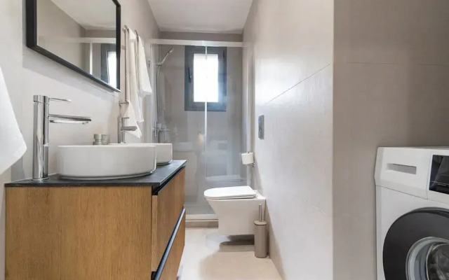 Charming Minimal apt in the Center of Glyfada