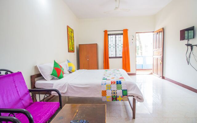 OYO 13211 Home Spacious Studio Morjim Beach