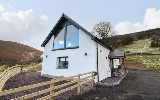 Tyn Llwyn Barn
