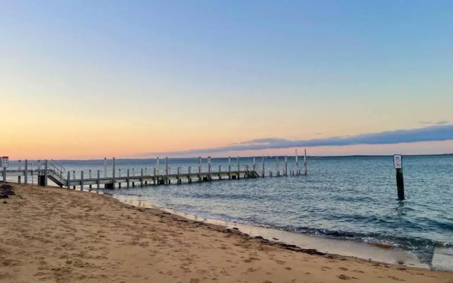 Phillip Island Time - Large home with self-contained apartment sleeps 11