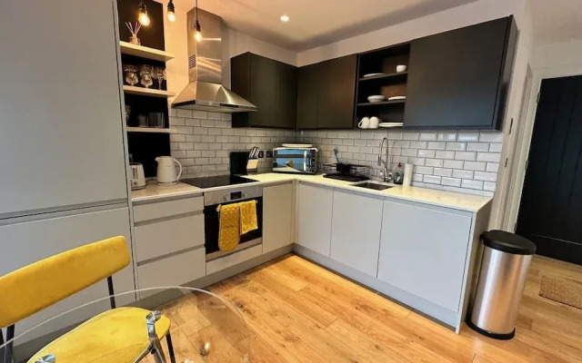 Modern & Stylish 1 Bedroom Flat